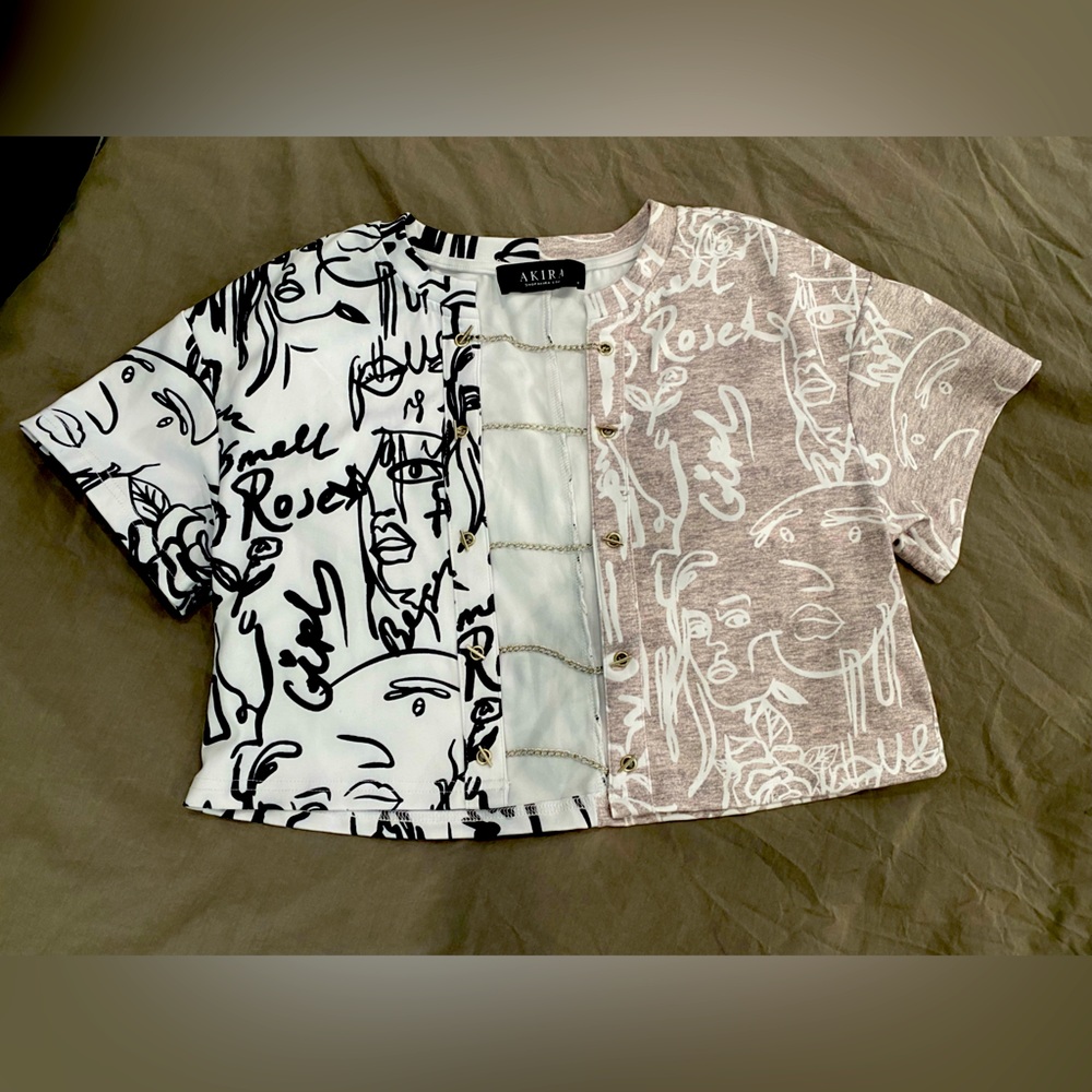 AKIRA Picasso cropped tee